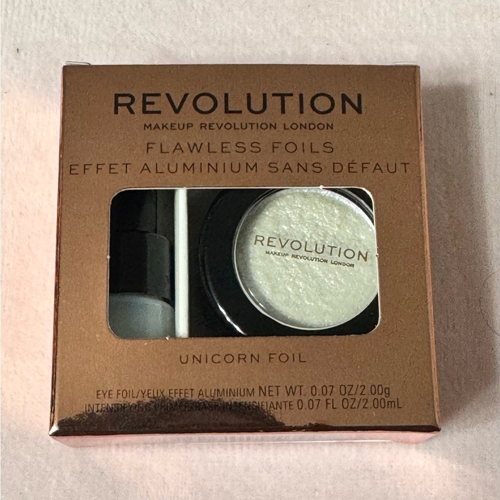 Makeup Revolution Flawless Foils Trio - Copper, Silver, Gold - Picture 4 of 5